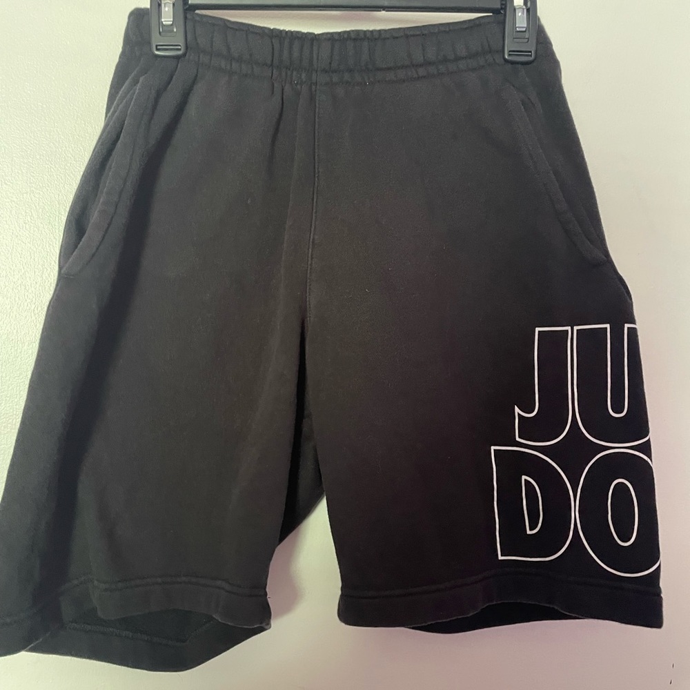 Nike shorts mens small
